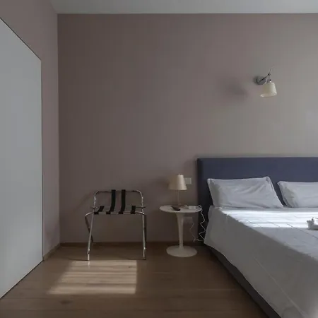 Hotiday Cadorna Апарт-отель 3*